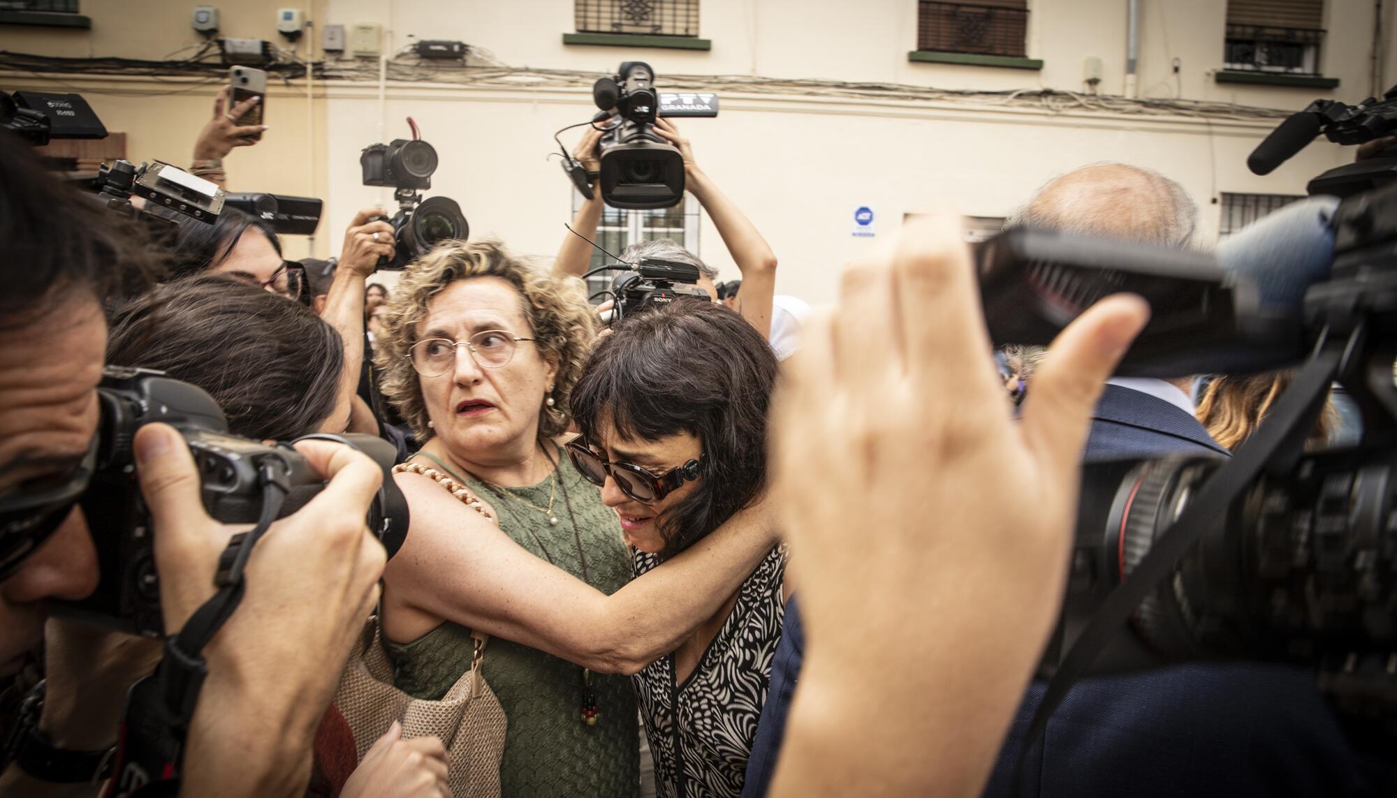 Juana Rivas Entrega Camaras 25